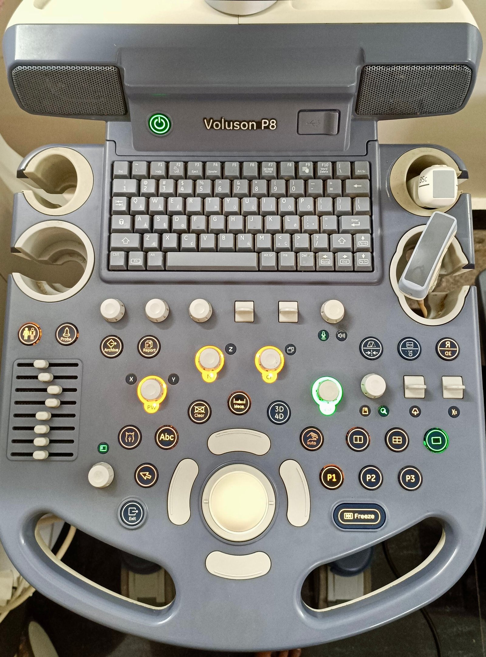 Good Condition GE Healthcare Voluson P8 (2014) image 4