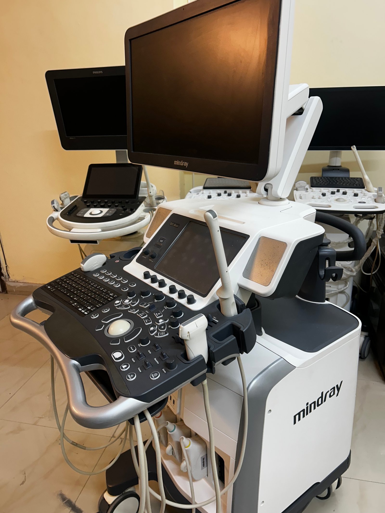 Excellent Mindray DC-8 Exp (2018) image 3