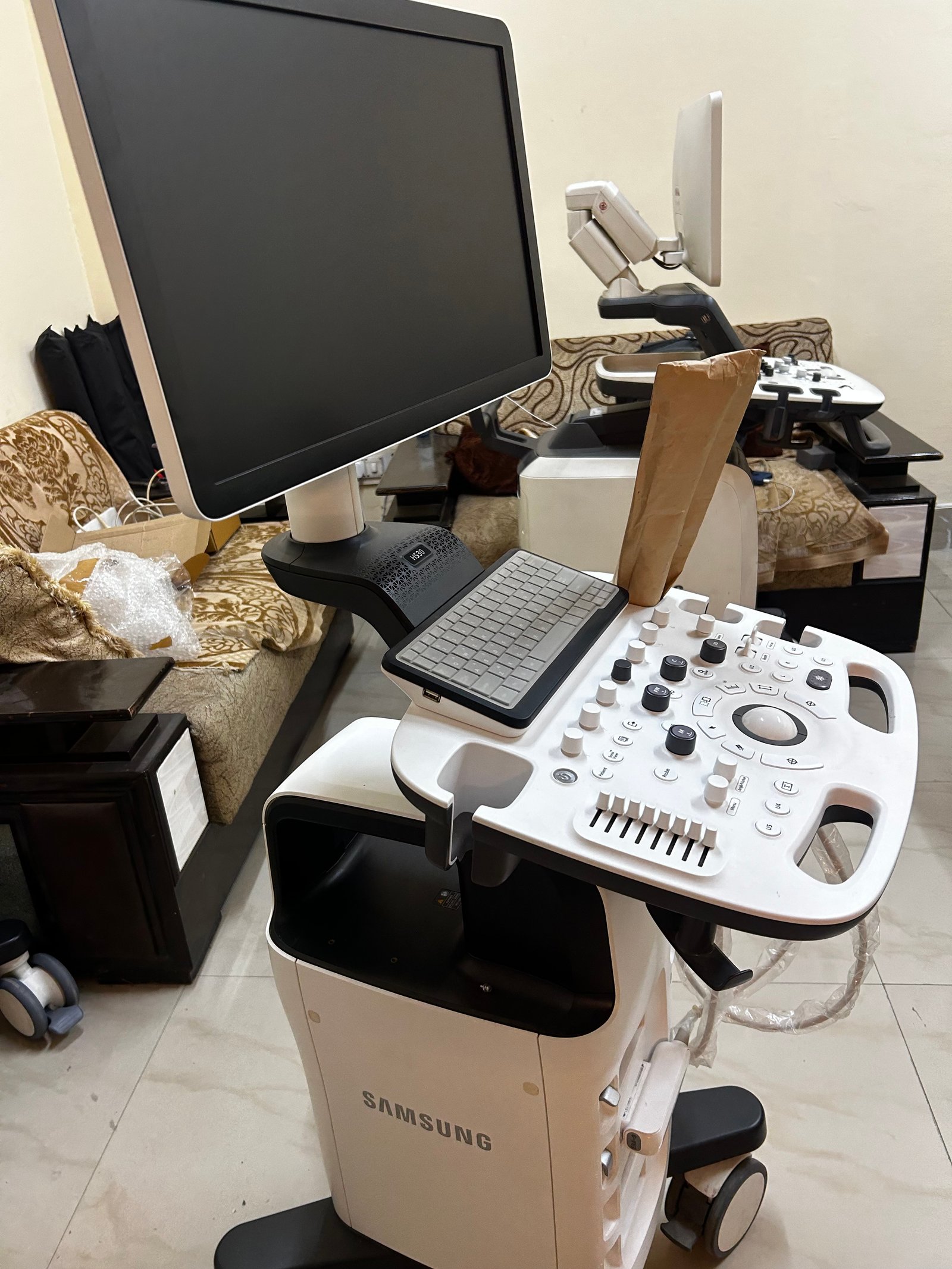Excellent SAMSUNG HS30 (2024) image 2